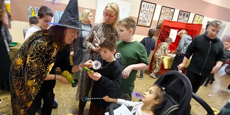 Powiększ grafikę: andrzejki-w-budynku-glownym-660400.jpg