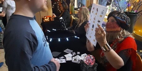 Powiększ grafikę: anrzejki-w-budynku-palac-660110.jpg