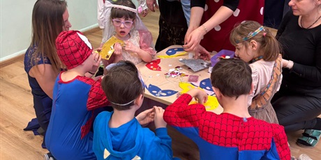 Powiększ grafikę: bal-karnawalowy-nie-z-tej-ziemii-675149.jpg