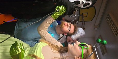 Powiększ grafikę: bal-karnawalowy-nie-z-tej-ziemii-675157.jpg