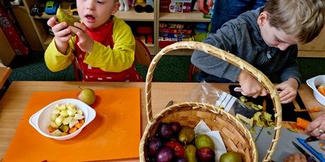 Powiększ grafikę: jesienne-chrupanie-w-naszym-przedszkolu-716238.jpg