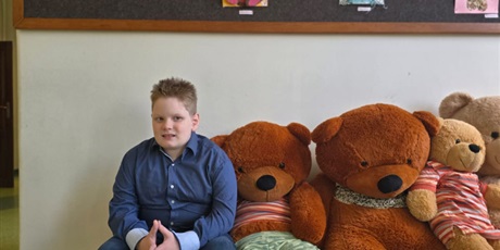 Powiększ grafikę: miedzyszkolny-konkurs-plastyczny-pluszowy-mis-658944.jpg