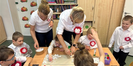 Powiększ grafikę: narodowe-swieto-niepodleglosci-w-przedszkolu-653518.jpg