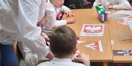 Powiększ grafikę: narodowe-swieto-niepodleglosci-w-przedszkolu-653523.jpg