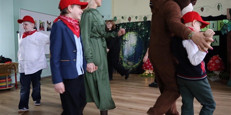 Powiększ grafikę: pasowania-nadszedl-czas-657468.jpg