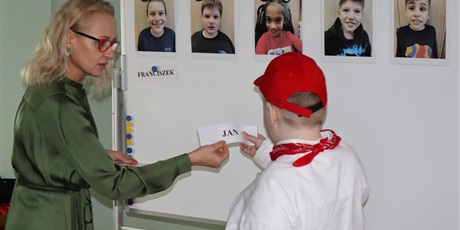 Powiększ grafikę: pasowania-nadszedl-czas-657471.jpg