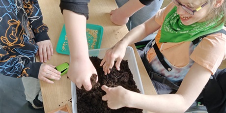 Powiększ grafikę: polisensoryczne-spotkanie-z-wiosna-685428.jpg