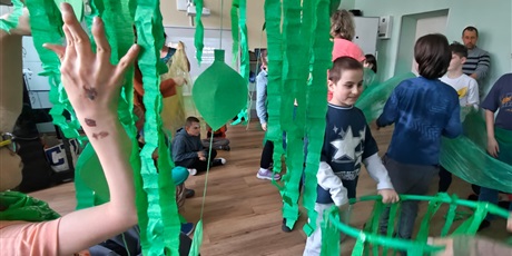 Powiększ grafikę: polisensoryczne-spotkanie-z-wiosna-685430.jpg