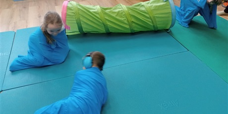 Powiększ grafikę: razem-odkrywamy-swiat-677068.jpg