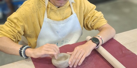 Powiększ grafikę: warsztaty-ceramiczne-w-kawiarni-tomy-fundacja-leny-grochowskiej-713758.jpg