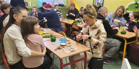 Powiększ grafikę: warsztaty-swiateczne-przedszkolakow-664599.jpg