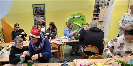 Powiększ grafikę: warsztaty-swiateczne-przedszkolakow-664601.jpg