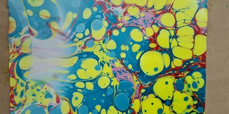 Powiększ grafikę: Praca plastyczna, abstrakcja w kolorze zielonym, żółtym i czerwonym